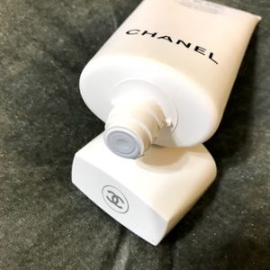 CHANEL Makeup - Chanel LE BLANC Intense Brightening Foam Cleanser CHANEL Makeup - Chanel LE BLANC Intense Brightening Foam Cleanser